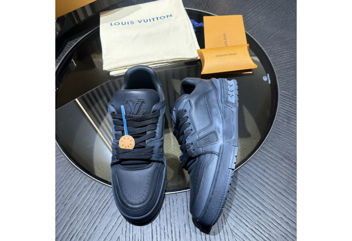 LOVT SNEAKER lv-258