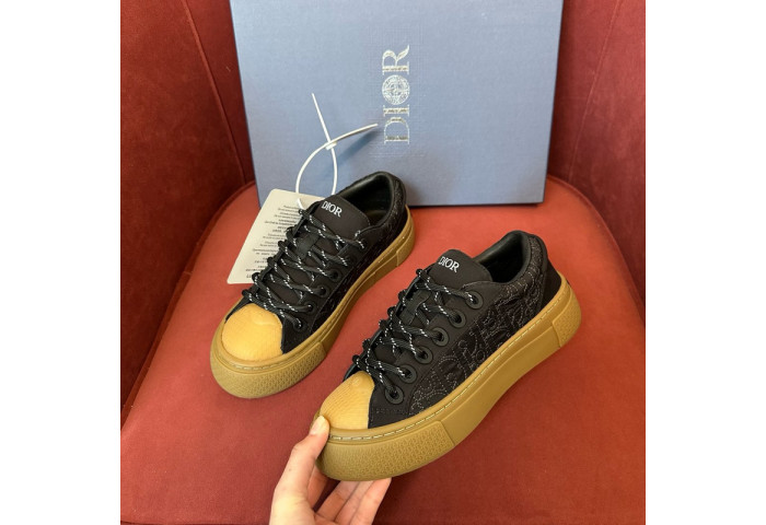 DR B33 LOW-TOP SNEAKERS DR-91