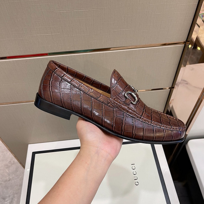 guc loafer