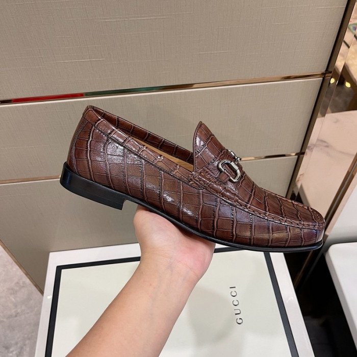 guc loafer