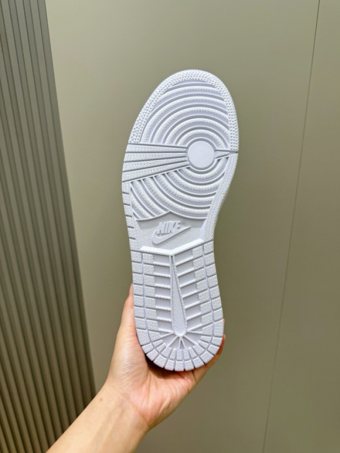 LOVT SNEAKER lv-484