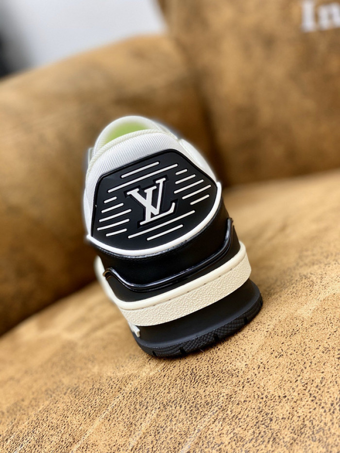 lovt sneaker