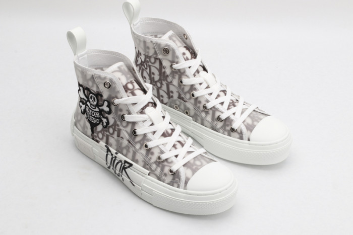 dr b23 homme kaws h903p165