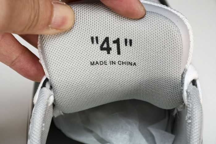 of sneakers ow-17