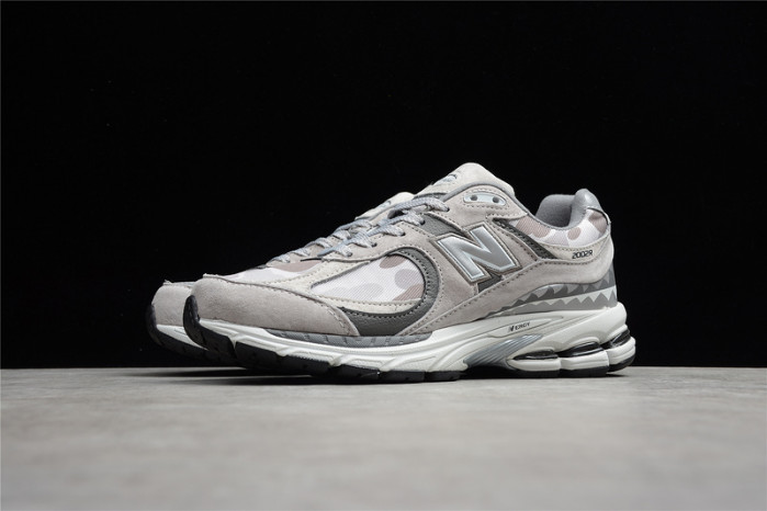 new Ba1an*e 2002r bape grey m2002rbg