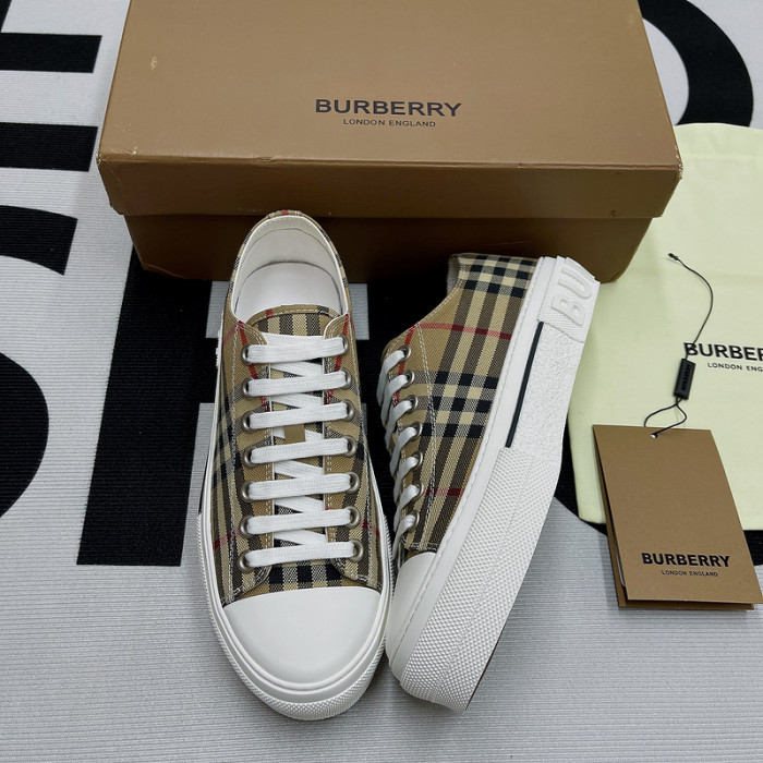 BUBERY SNEAKER