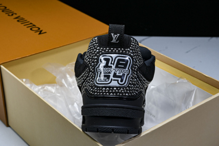 LOVT SNEAKER lv-256