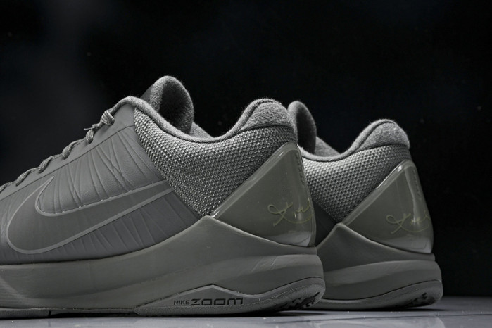 nike kobe 5 black mamba collection fade to black 869454-006