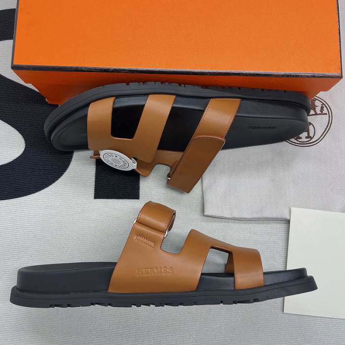 her slides 23060919