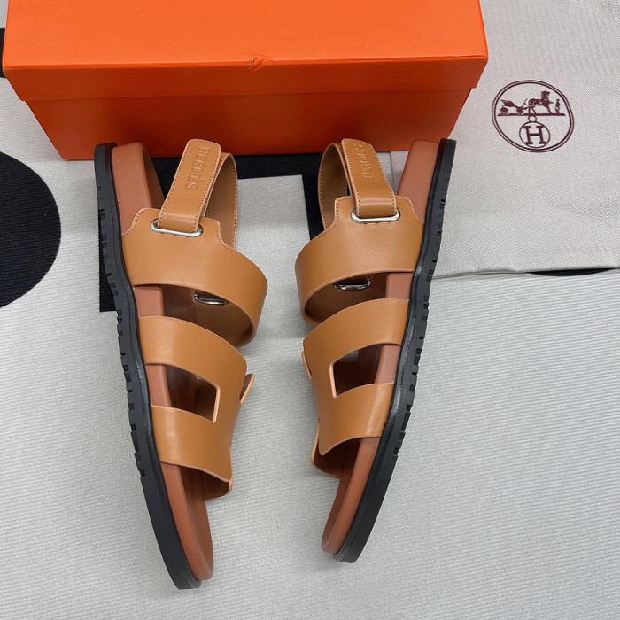 her slides 23060923