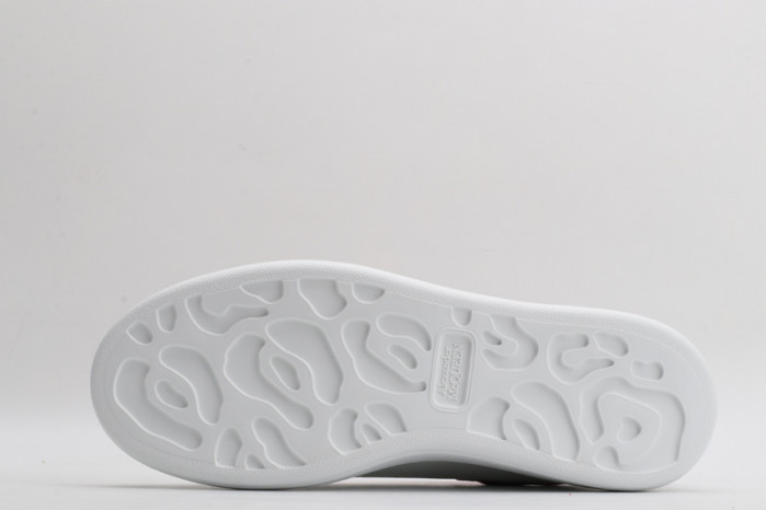alex mcqu sneakers