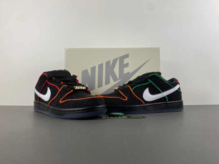 Nike SB Dunk Low Bronx Girls Skate HV1664-001
